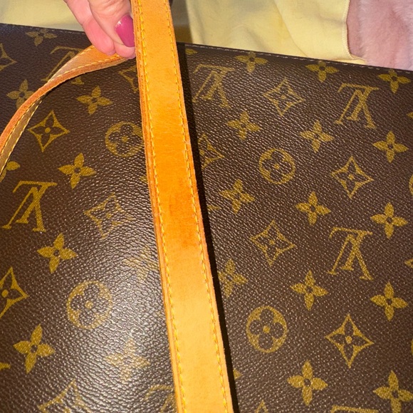 Authentic LV Tote - Picture 7 of 17